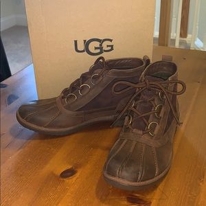 FLASH SALE! UGG Heather Waterproof Lace up Bootie